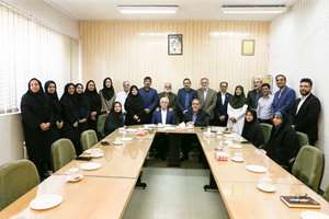 حضور رئیس دانشگاه در پژوهشکده برای گرامیداشت مقام استاد